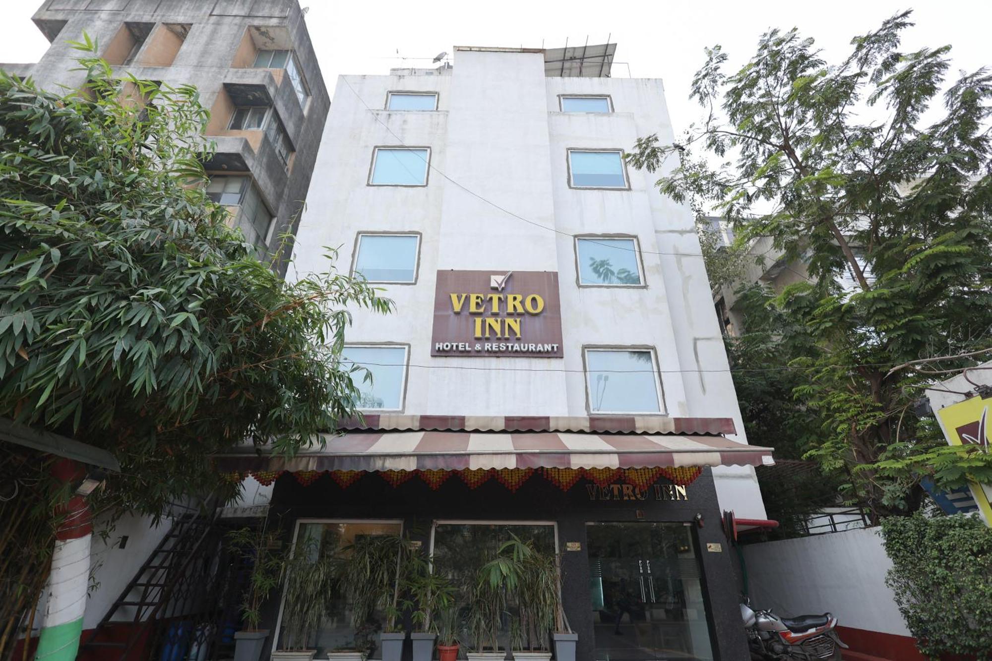 Hotel Vetro Inn Surat Esterno foto