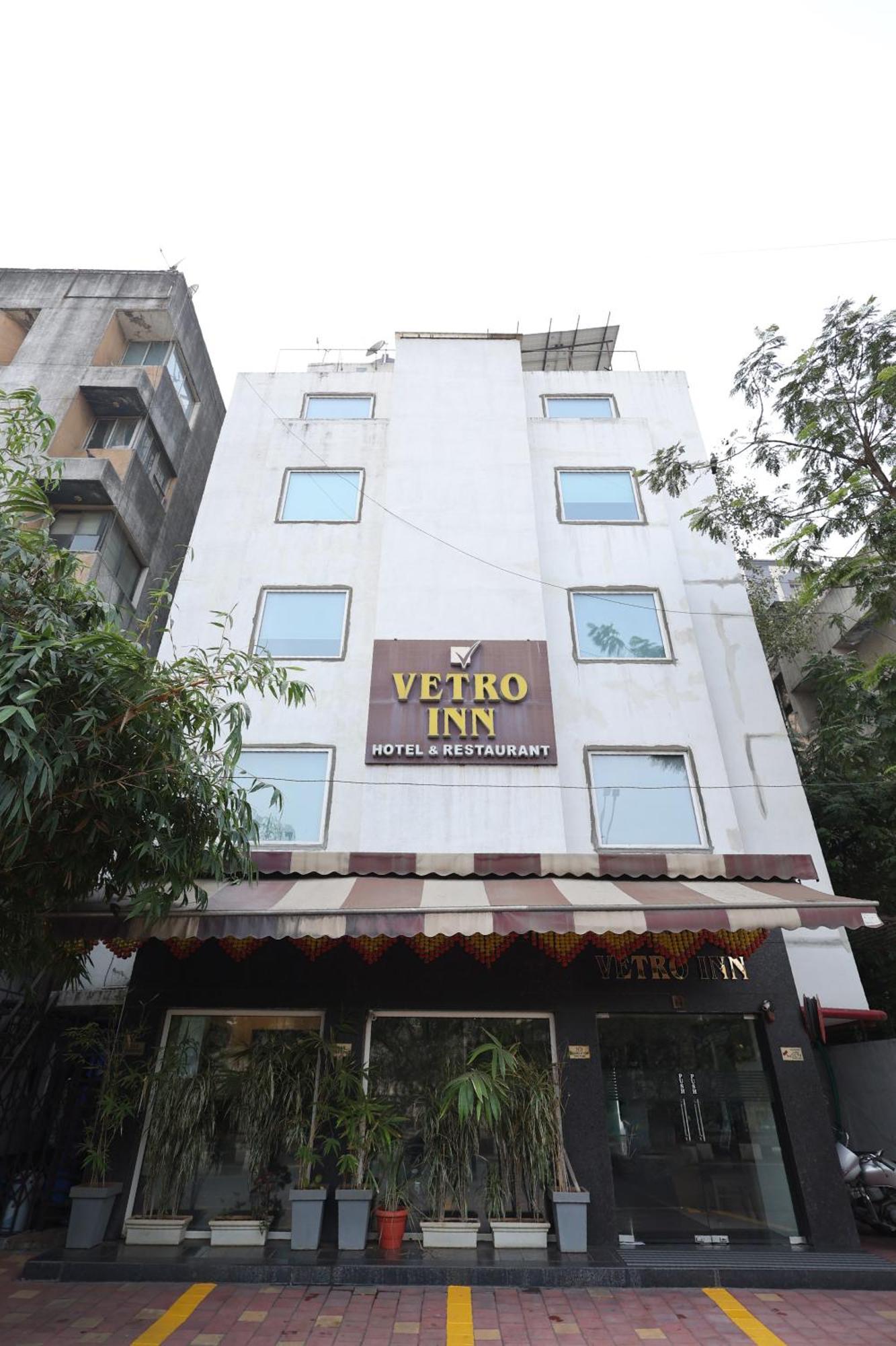 Hotel Vetro Inn Surat Esterno foto